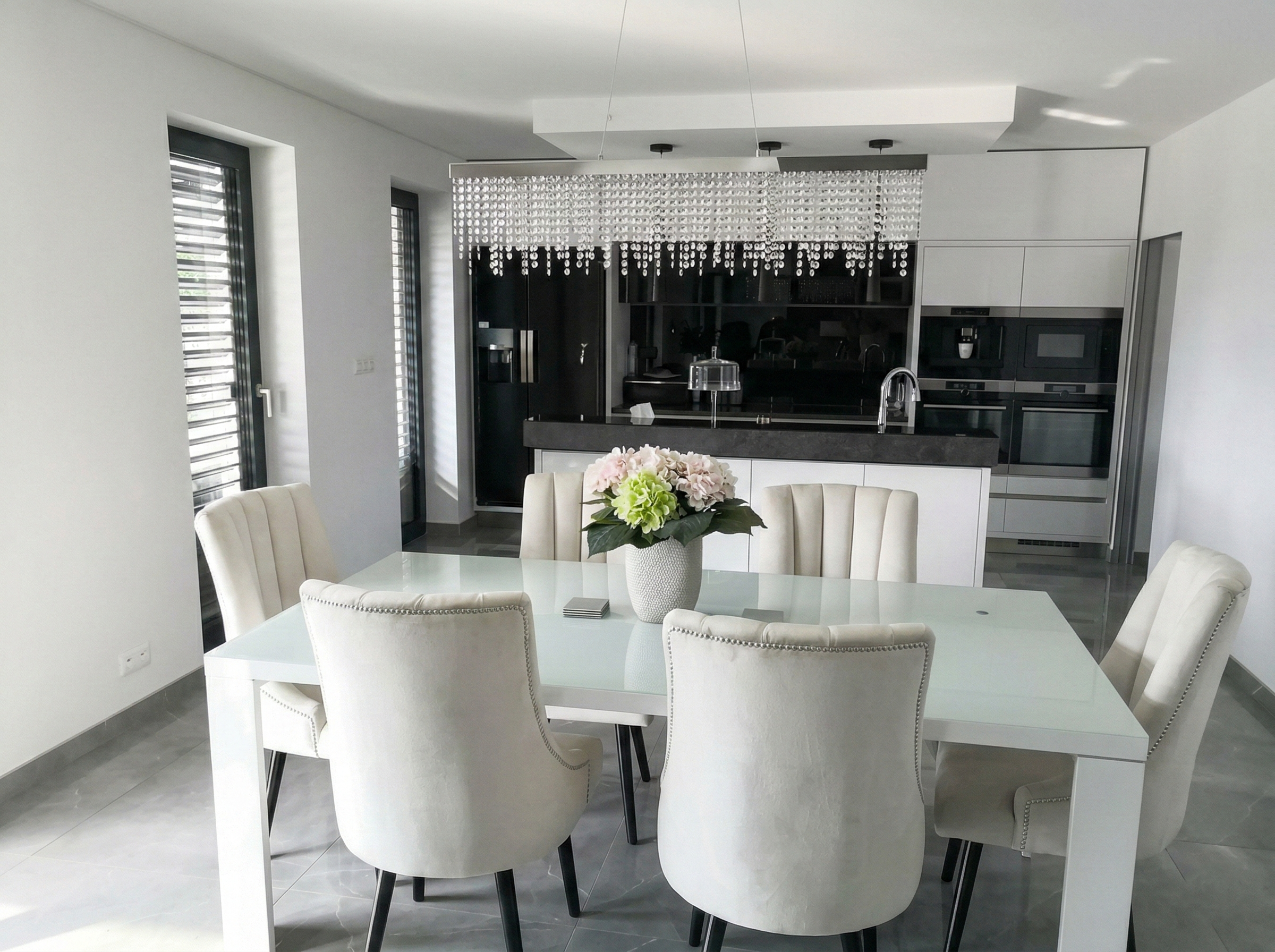 Kompletní kuchyňská linka na míru